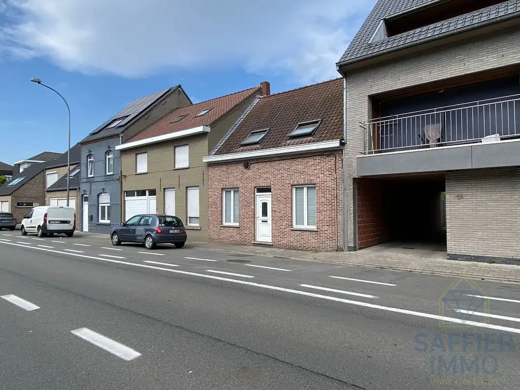 Huis met twee slaapkamers, verschillende staanplaatsen en tuin te huur in Ingelmunster foto 2
