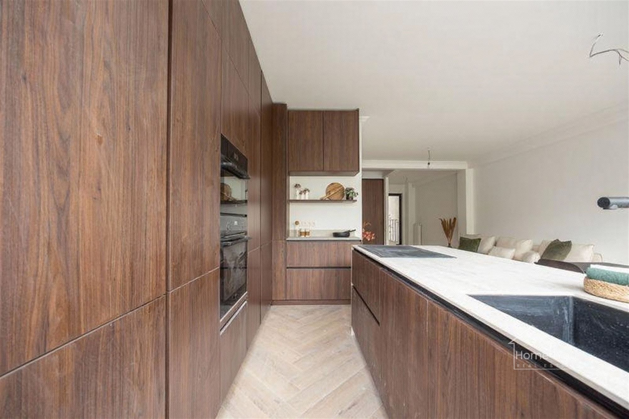 Prachtig gerenoveerd appartement in hartje Antwerpen te koop foto 4