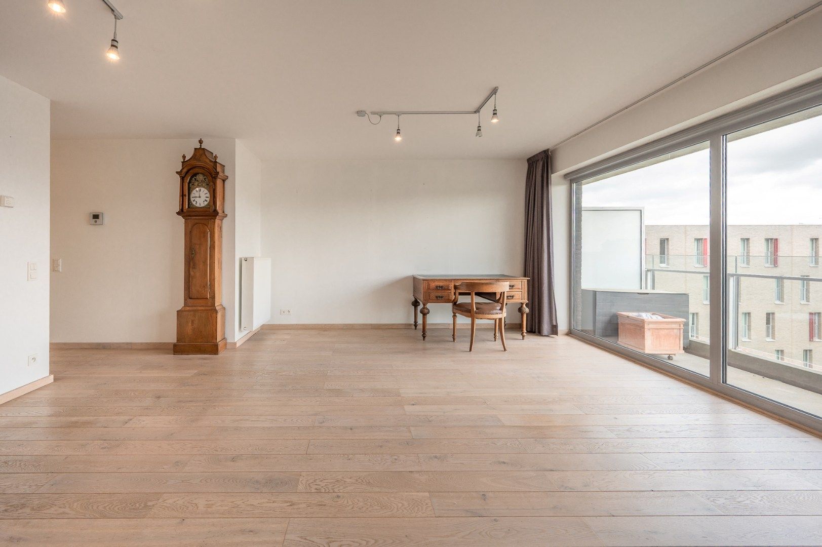 Rustig gelegen appartement vlak bij station Brugge, omringd door groen foto 3