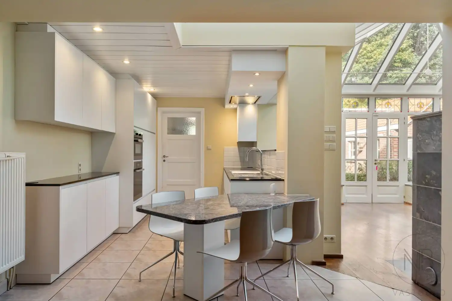 Karaktervolle woning met authentieke charme en lichtrijke tuinkamer! foto 13