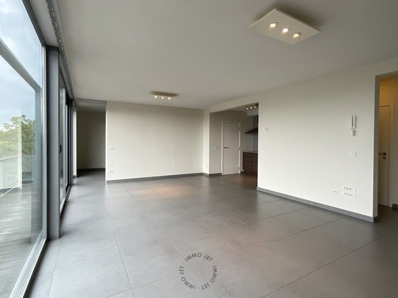 Mooi duplex-appartement met 3 slaapkamers en 2 badkamers nabij centrum Melsele foto 2