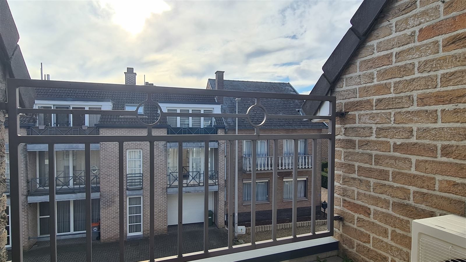 gezellig tweeslaapkamerappartement in centrum Munsterbilzen foto 9