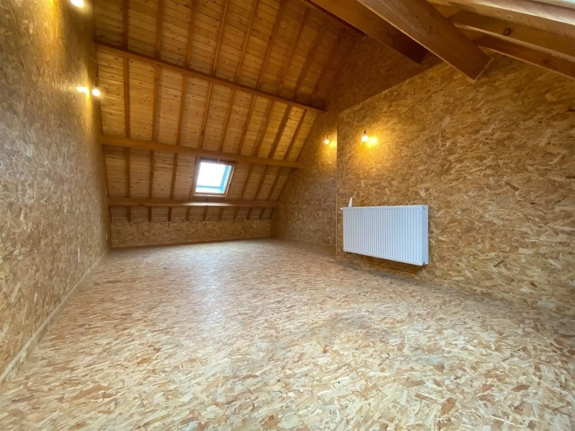 Gunstig gelegen halfopen bebouwing met grote tuin. foto 21