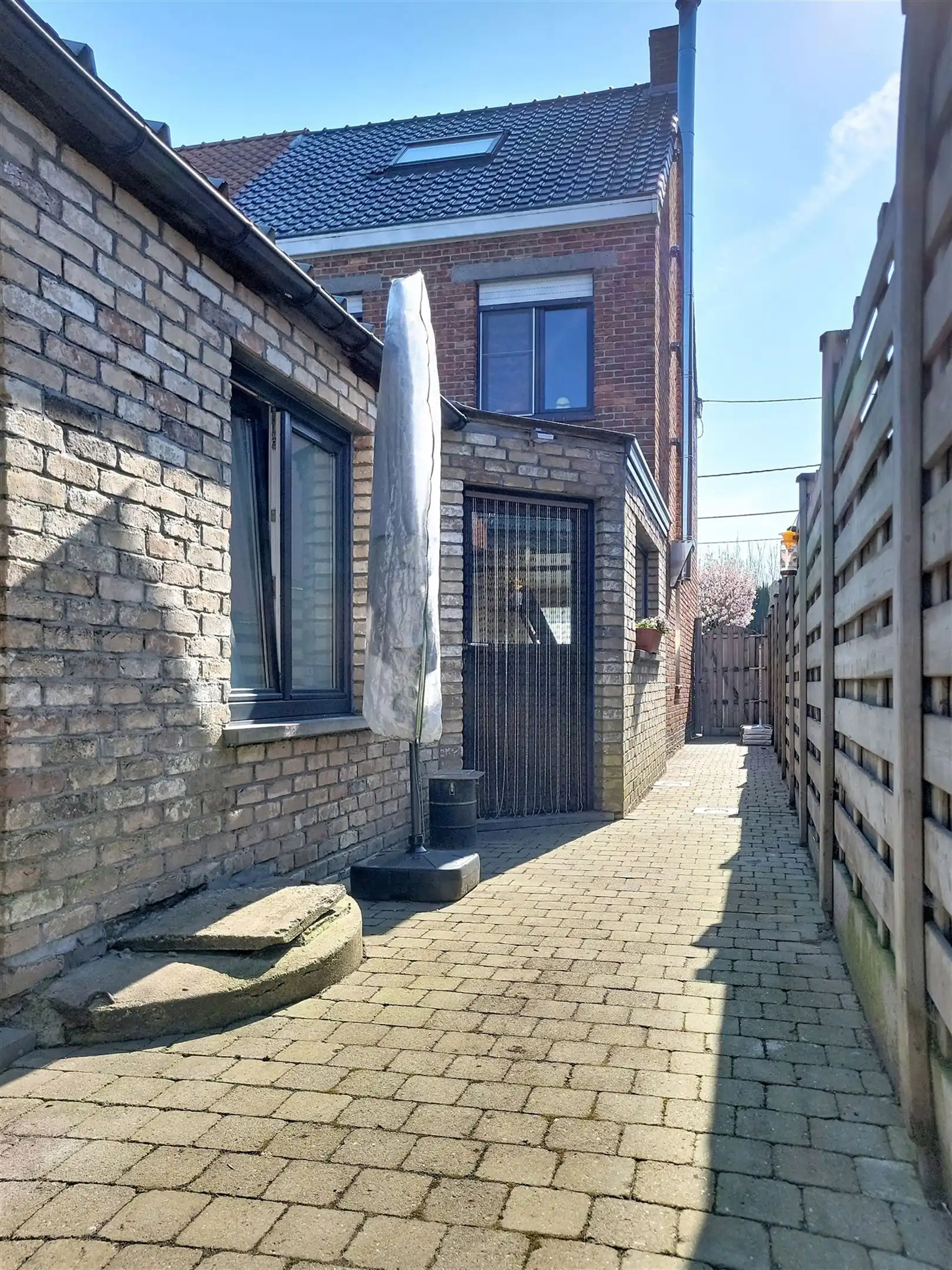 woning met 4 slaapkamers en eigen staanplaats ! foto 8