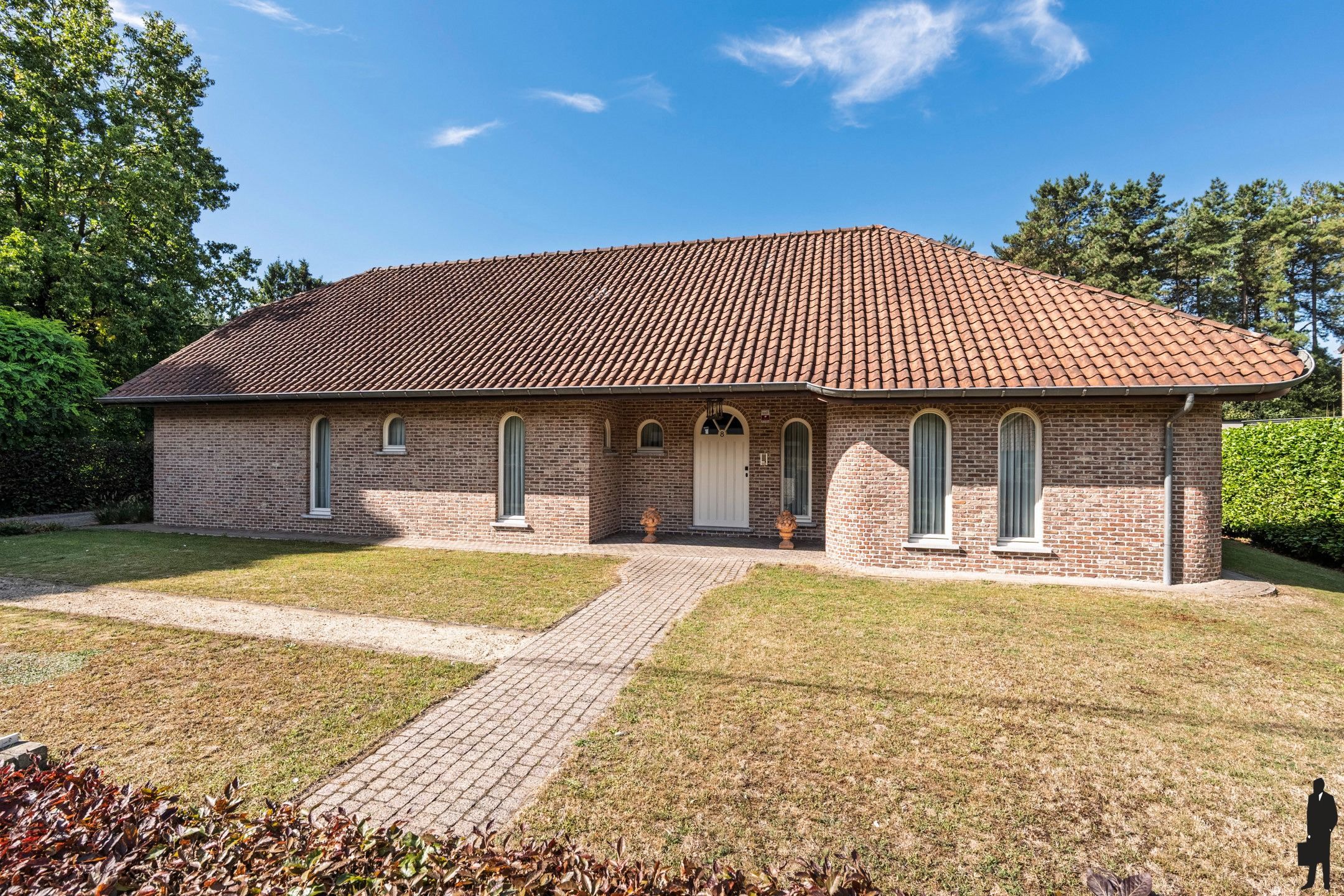 Instapklare, kangoeroewoning in het centrum van Lichtaart foto {{pictureIndex}}