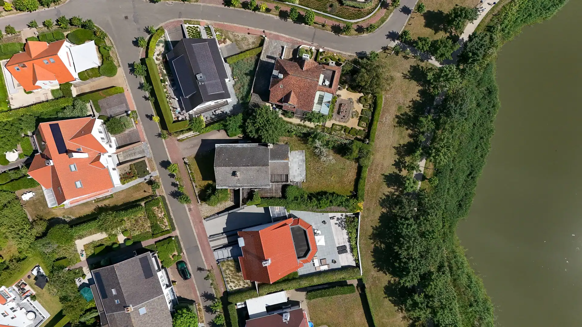 Te renoveren villa met frontaal zicht op het Zegemeer Knokke. foto 8