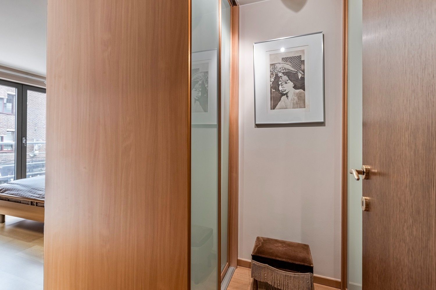 Ruim en stijlvol appartement met 2 slaapkamers, terras en 1 parkeerplaats foto 12