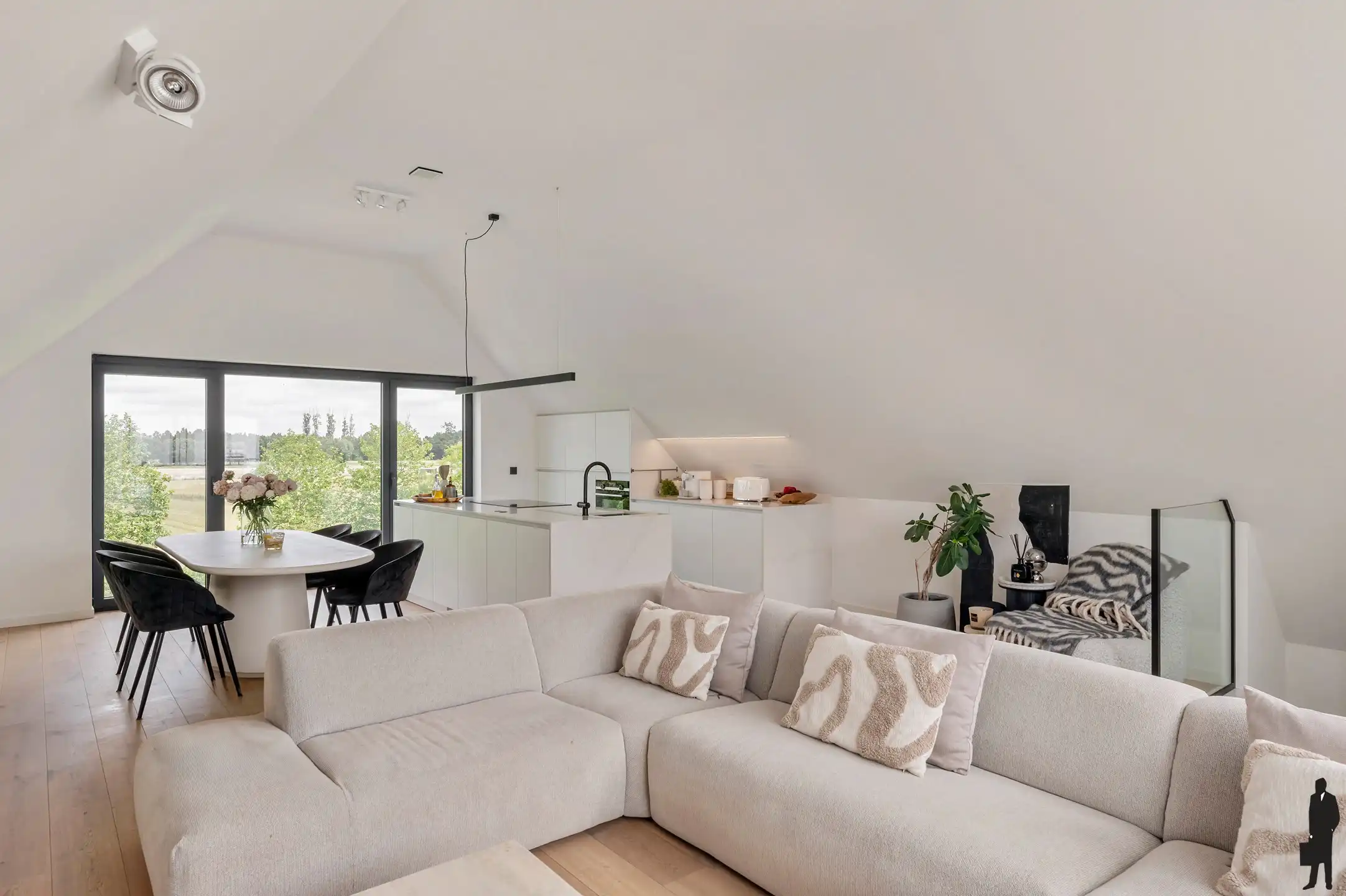 Prachtig BEN-duplexappartement met 3 slaapkamers en royaal zonneterras van 43 m² met vrij uitzicht op groen en weilanden. foto 4