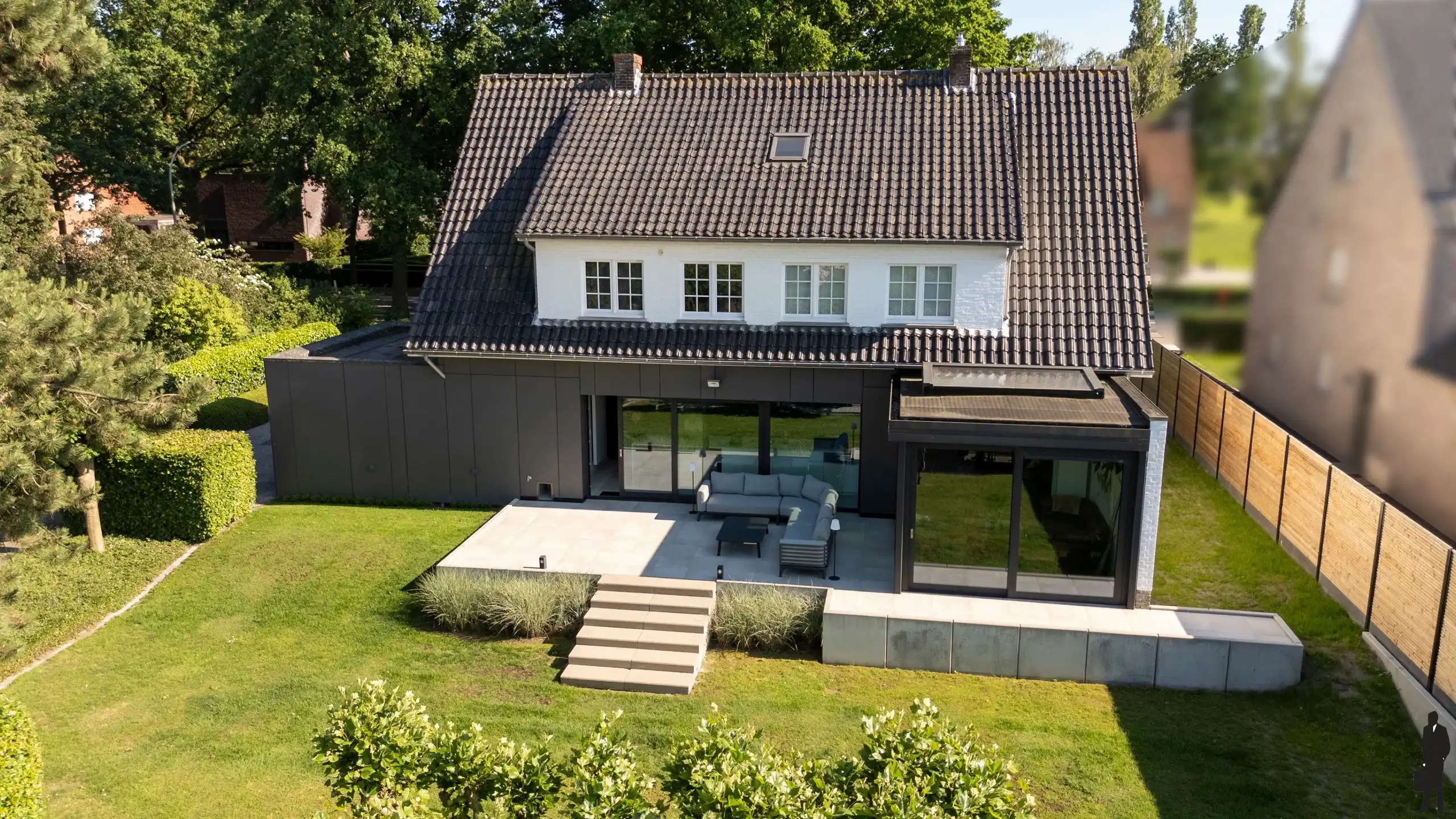 Charmante, gerenoveerde villa op 1.389 m² met open zicht foto 32