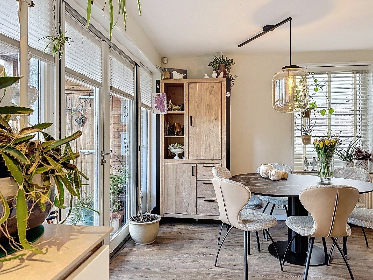 Luxe woning aan de voet van "de Brak" in Sluis foto 15