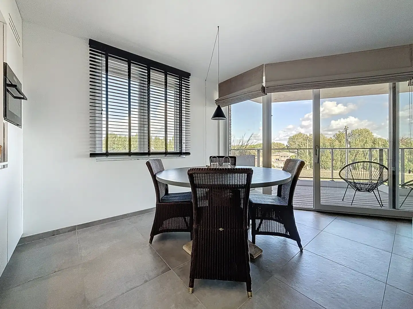 Rustig gelegen hoekappartement gelegen aan het water in Nieuwpoort-stad foto 5