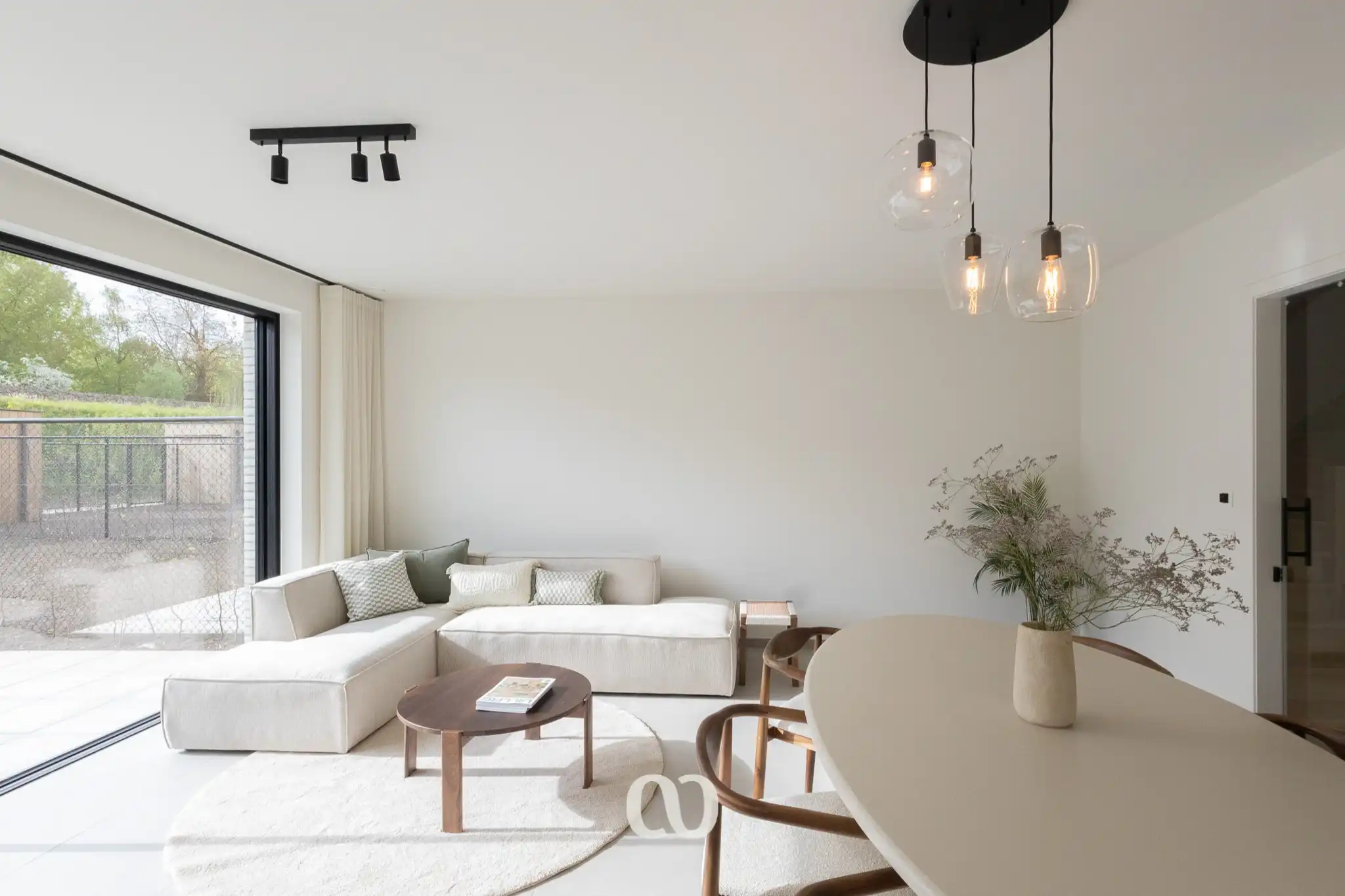 Volledig afgewerkte nieuwbouwwoning met 5 slaapkamers foto 5