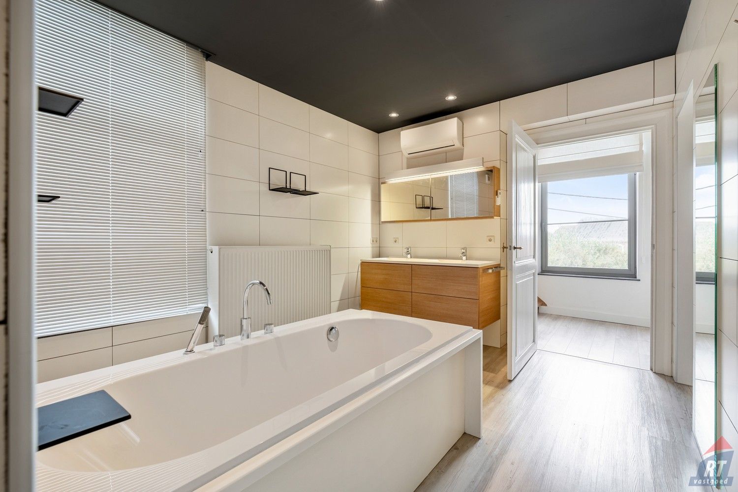 Exclusieve woning met zwembad in het landelijke Kerkom-bij-Sint-Truiden foto 16