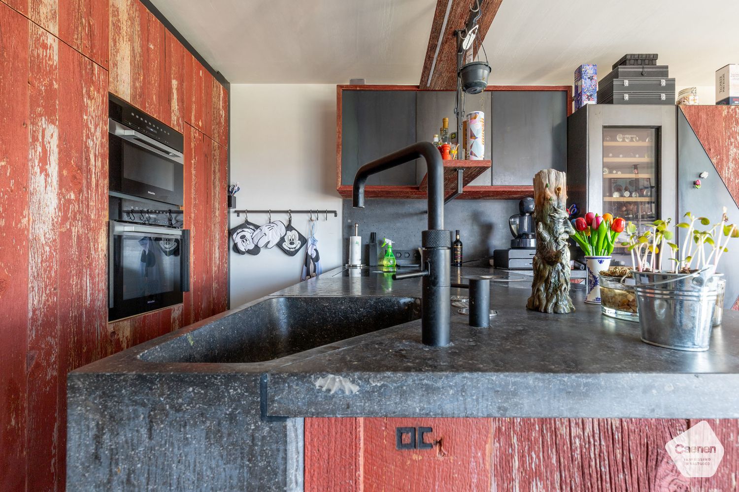 Gerenoveerd hoekappartement met 3 slaapkamers en mooi uitzicht foto 7