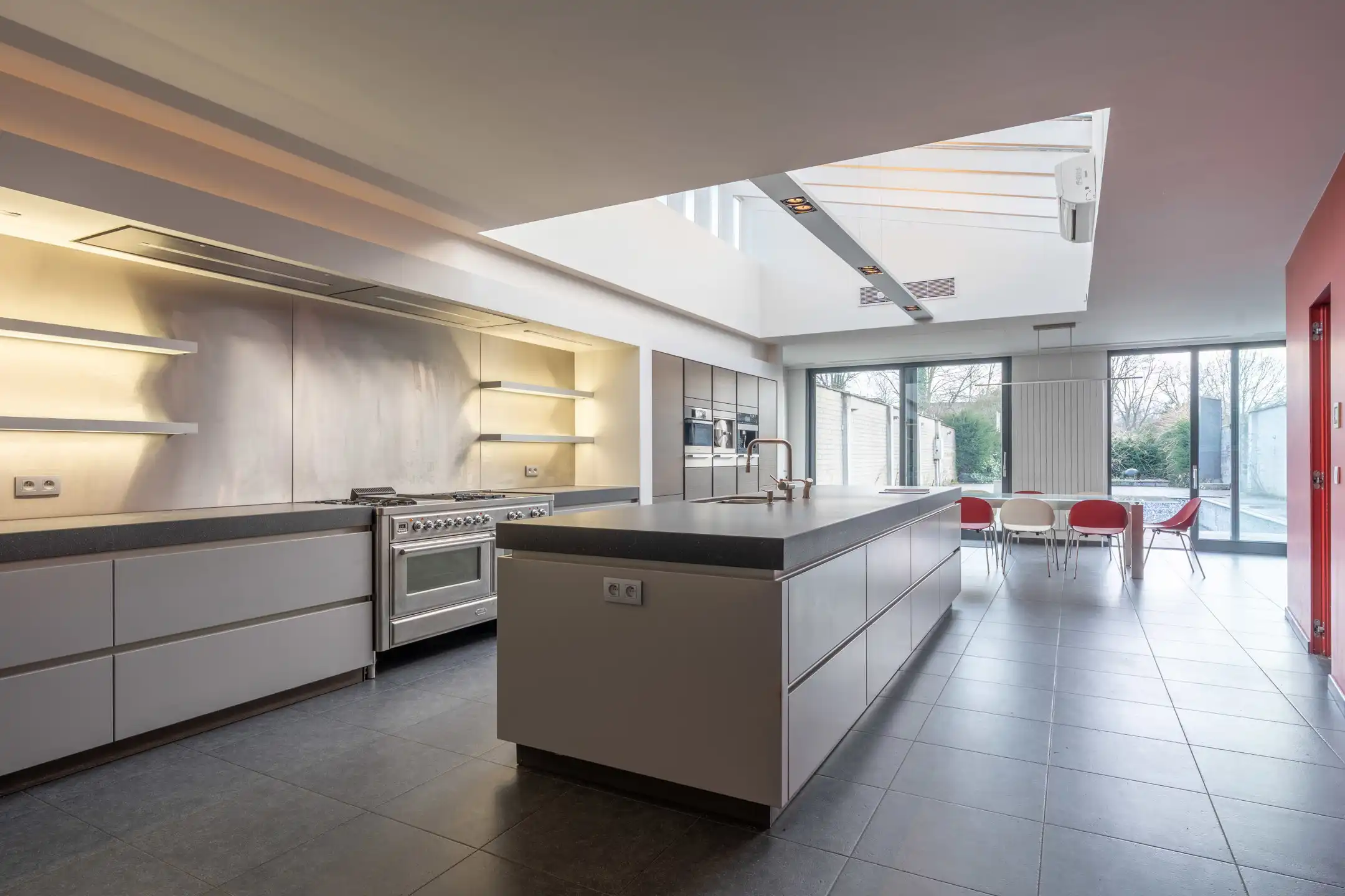 Verrassend ruime en luxueuze gezinswoning op rustige ligging foto 12