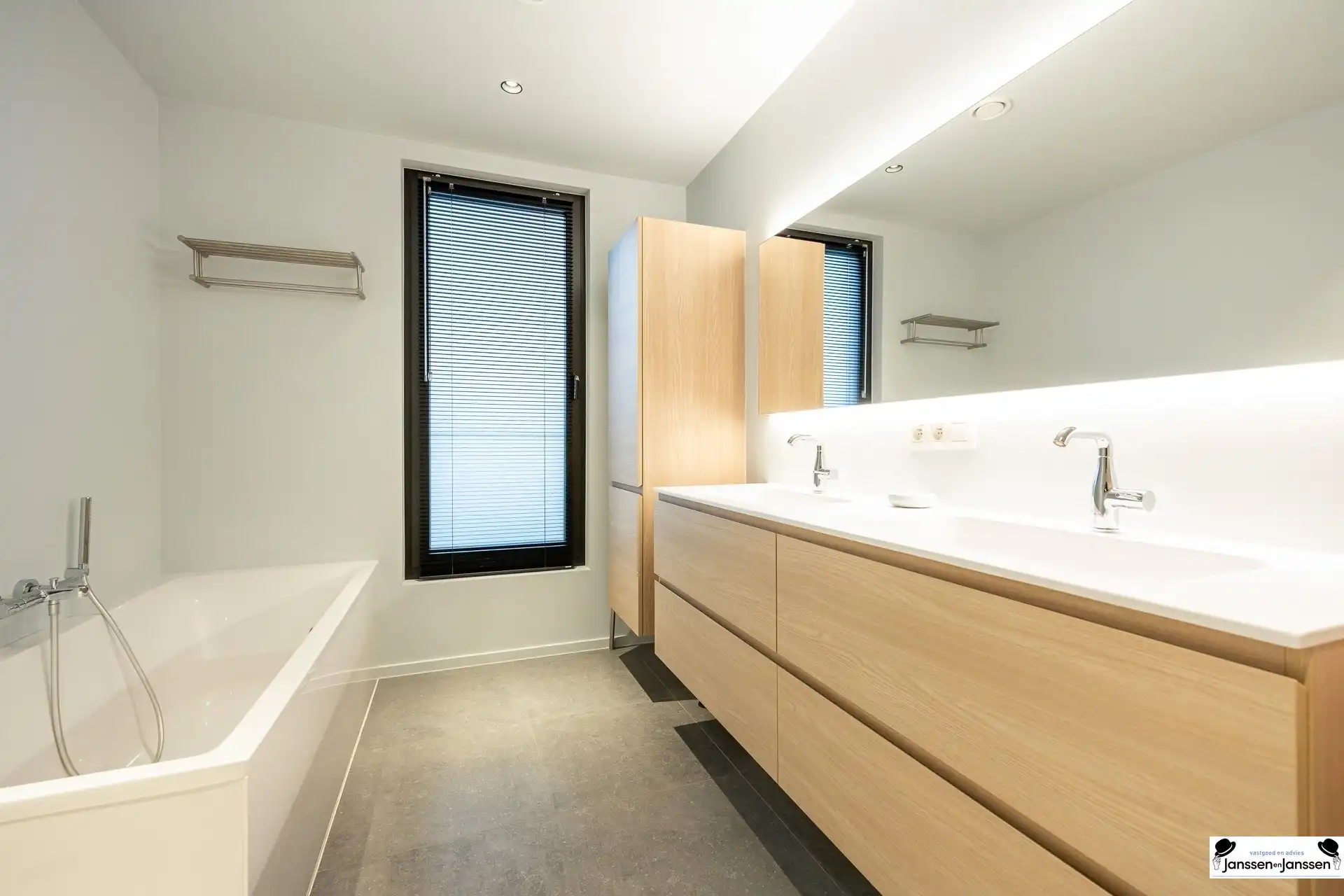 Moderne energiezuinige woning met hoogwaardige afwerking foto 13