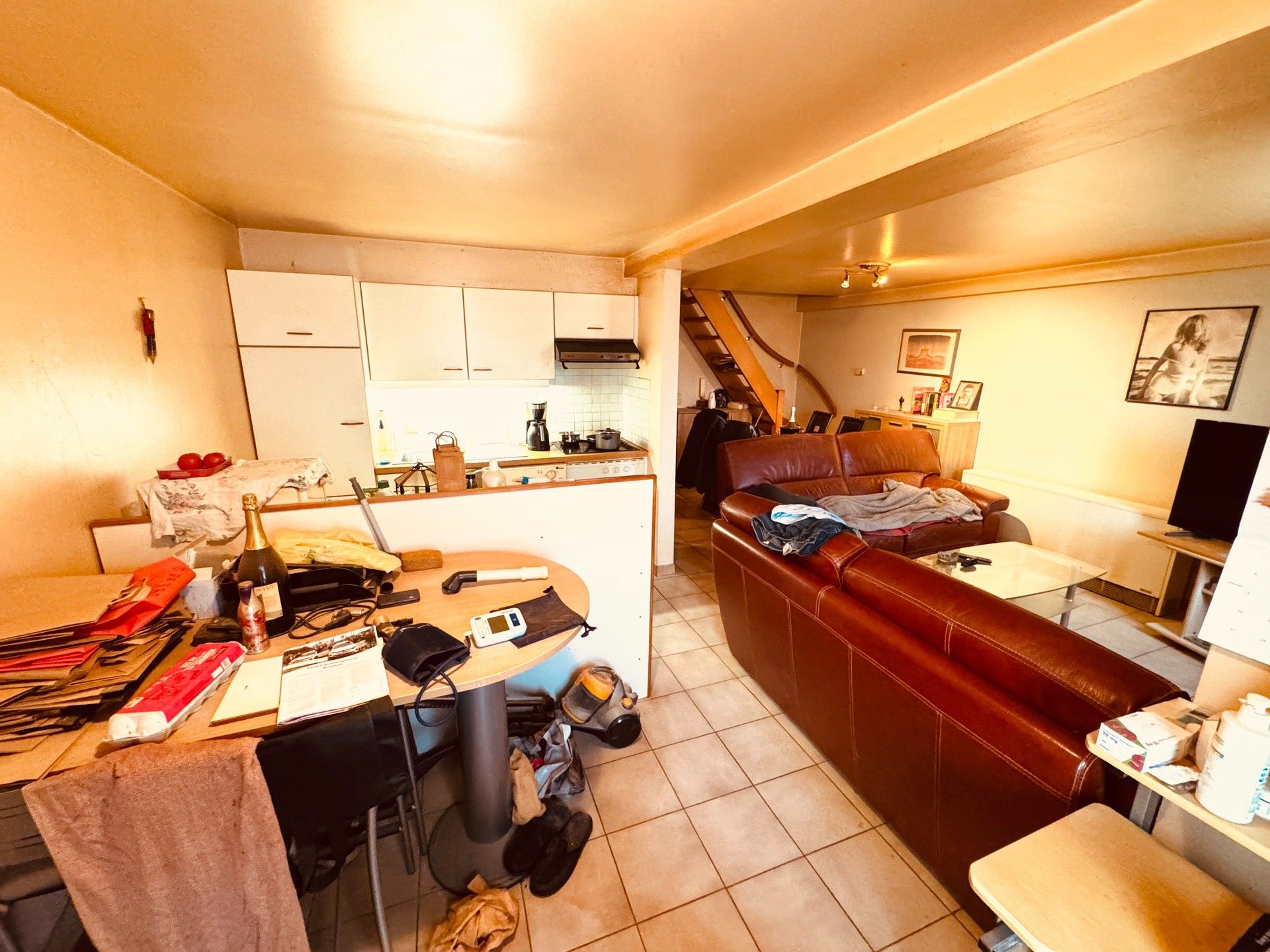 Te renoveren duplexappartement te koop te Bredene. foto 3