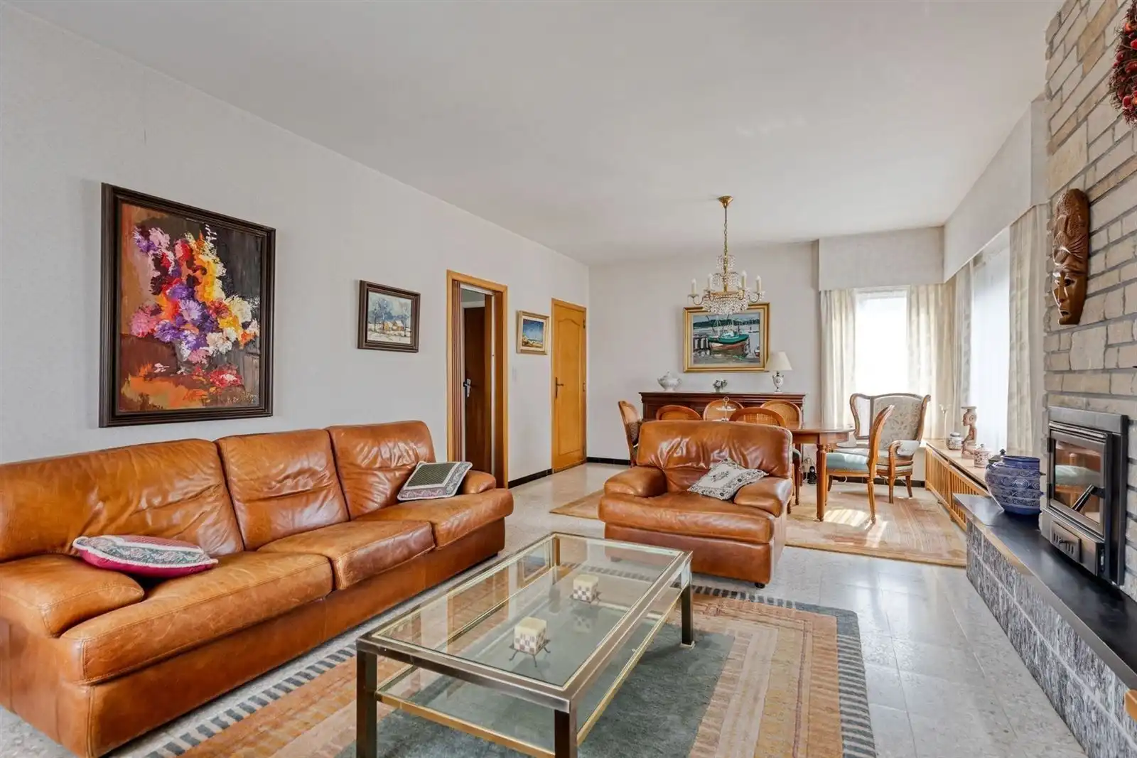 Charmante lichtrijke woning (251m²) met 4 slaapkamers + garage op een uitstekende locatie te Buizingen  foto 5