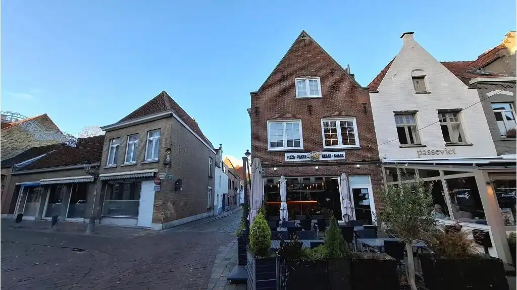 Overname instapklaar Pizza en Fast-food restaurant met Terras in Brugge foto 13
