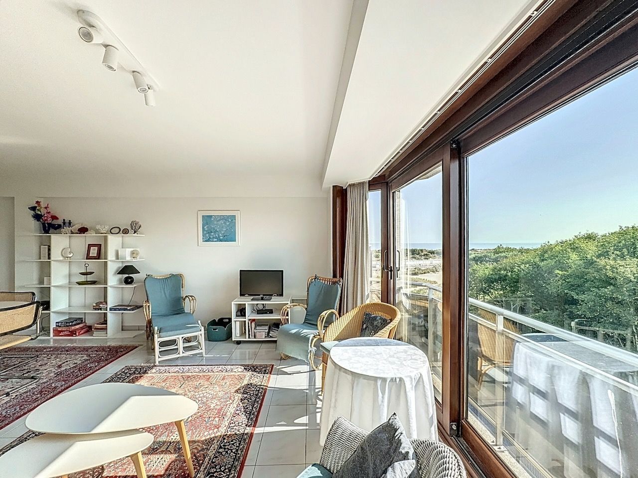 Magnifiek gelegen appartement met fantastisch zicht op zee en het Dir. Willemspark foto 3