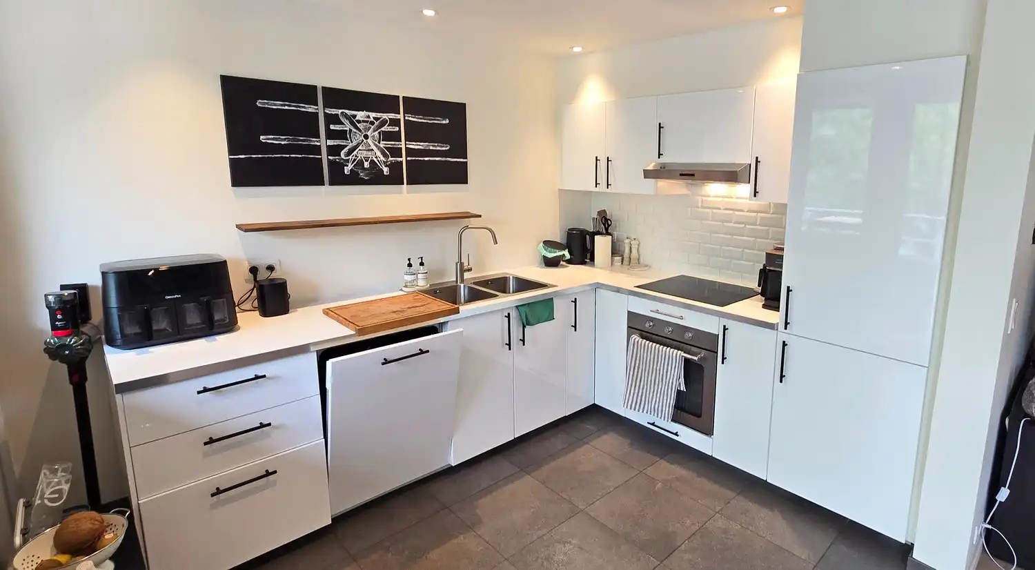 Fijn en licht appartement met garagebox en staanplaats en prachtige tuin op uitstekende ligging te Kapellen foto 3
