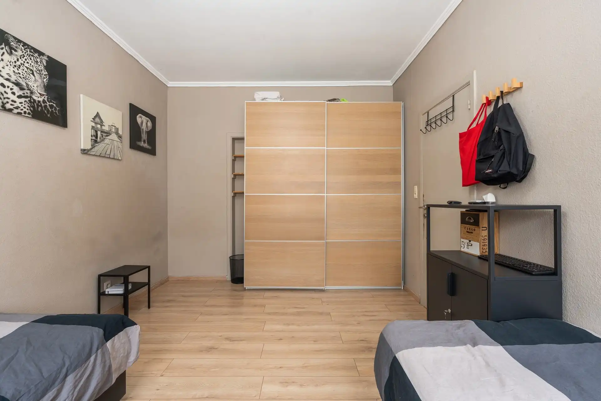 Instapklare eengezinswoning met 3 slaapkamers, 2 badkamers en gezellige stadstuin. foto 17