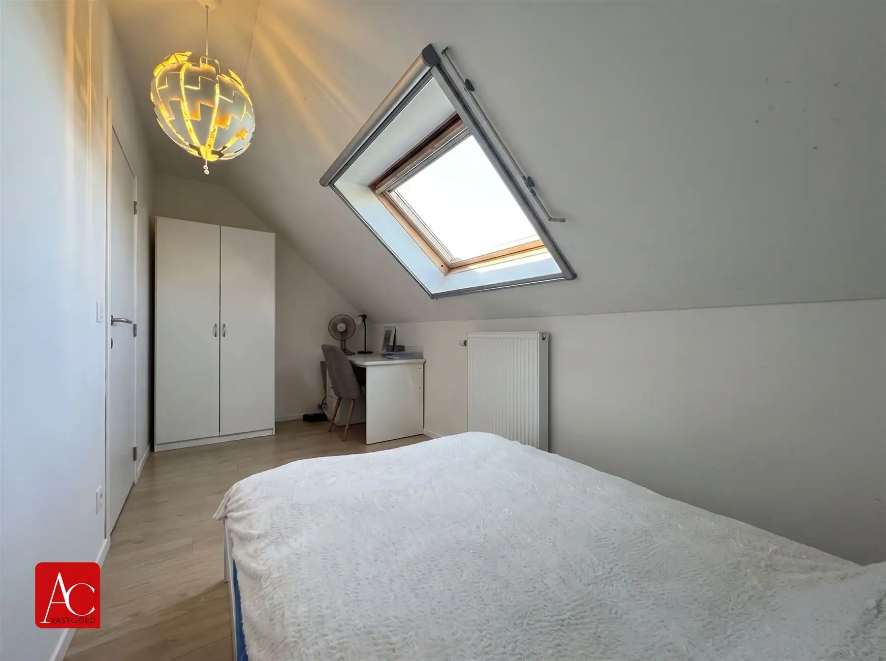 Vrijstaande woning met zwembad in rustige wijk foto 31