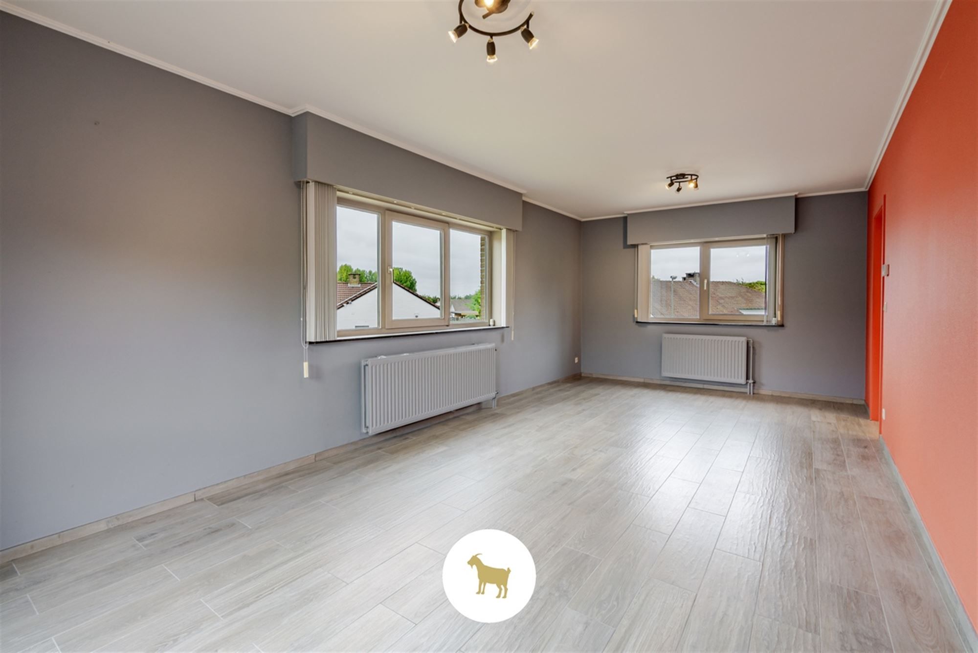 Instapklare OPEN BEBOUWING met 3 SLAAPKAMERS en GARAGE op een rustig gelegen PERCEEL GROND van 655m² foto 4