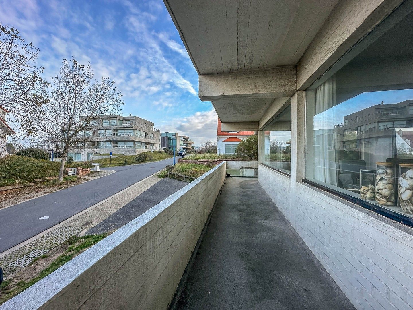 Instapklaar hoekappartement met loftgevoel en duinenzicht vlak aan zee Sint-André. foto 4
