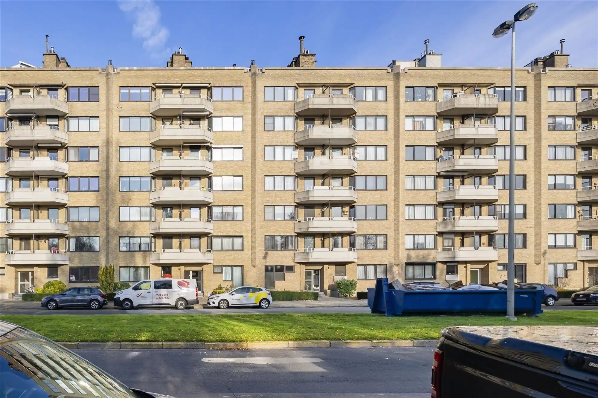 Instapklaar 2 slaapkamer appartement met gezellige tuin foto 20