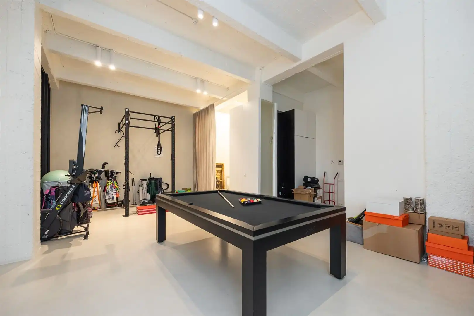 XXL loft met industriële ziel en terras foto 19