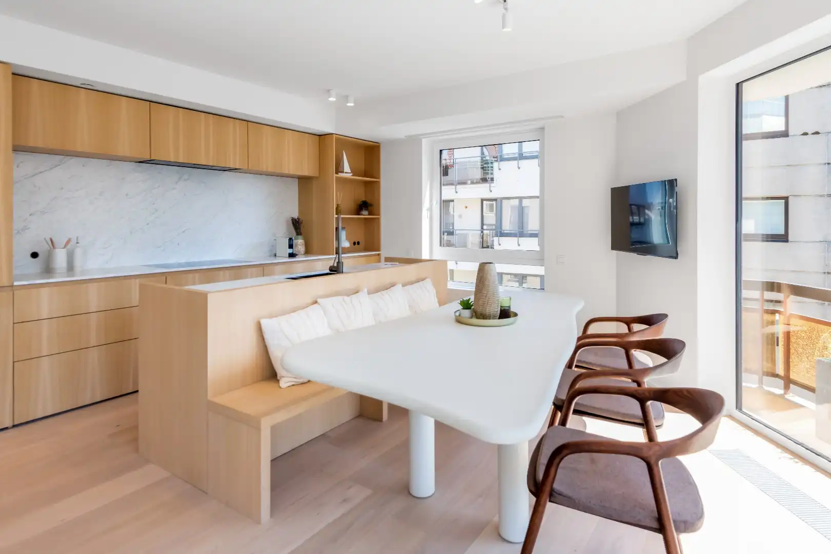 Lichtrijk hoekappartement gelegen op de Lippenslaan/Zoutelaan met 3 slaapkamers foto 4