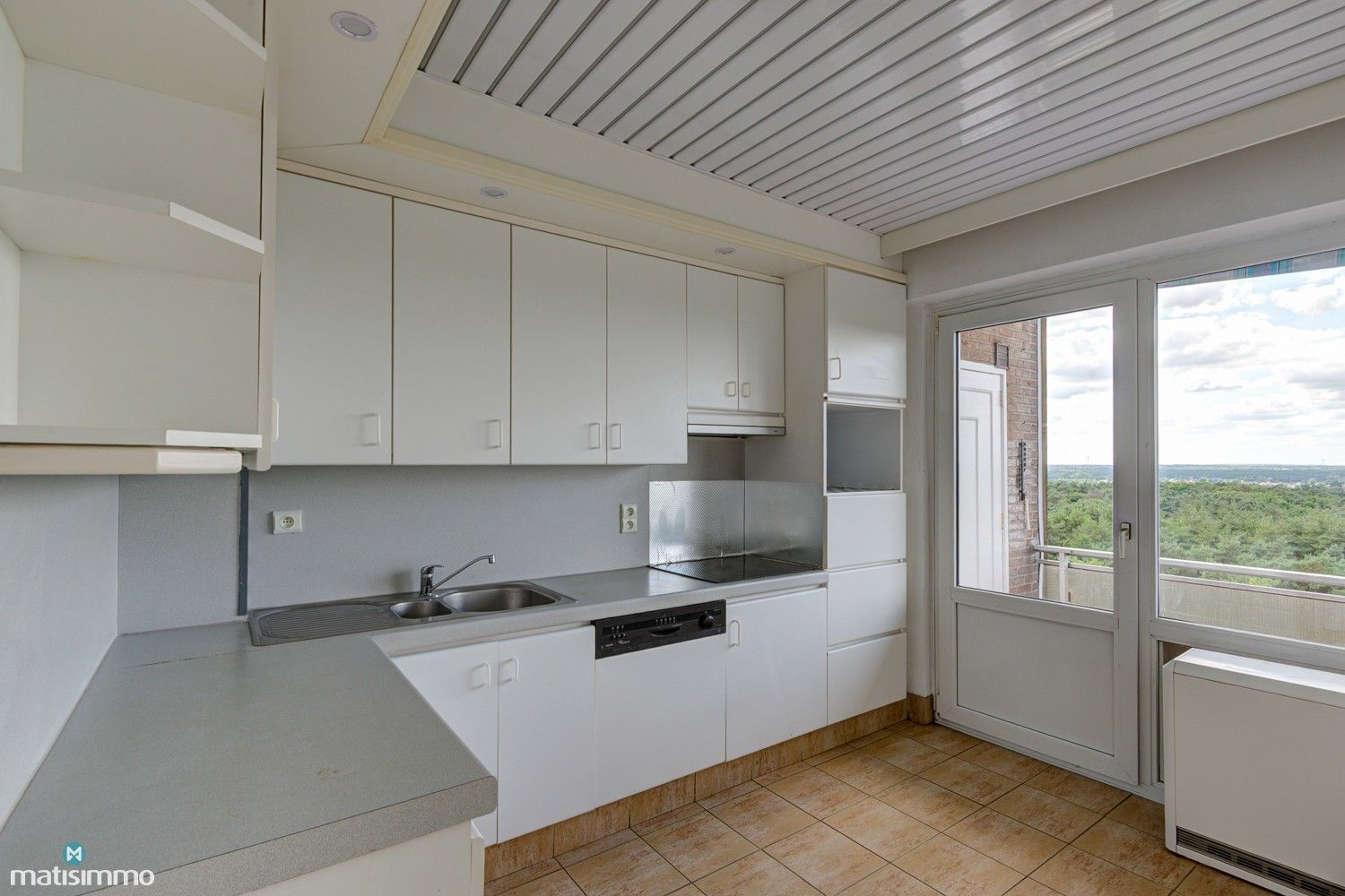 INSTAPKLAAR APPARTEMENT MET 2 SLAAPKAMERS EN WEIDS UITZICHT NABIJ STADSCENTRUM GENK foto 14