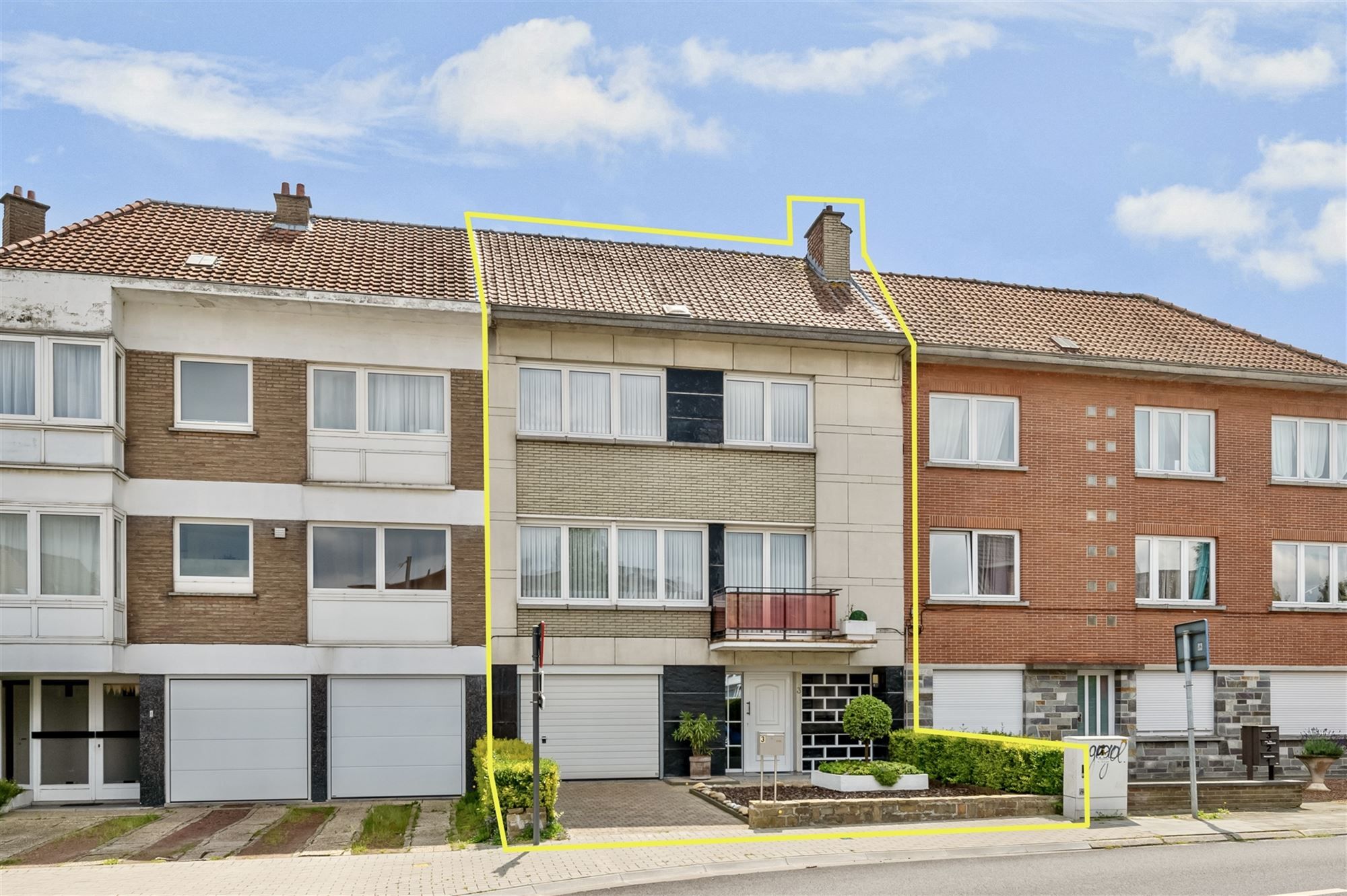 Schitterende woning met 3 slpks en ruime garage foto 1