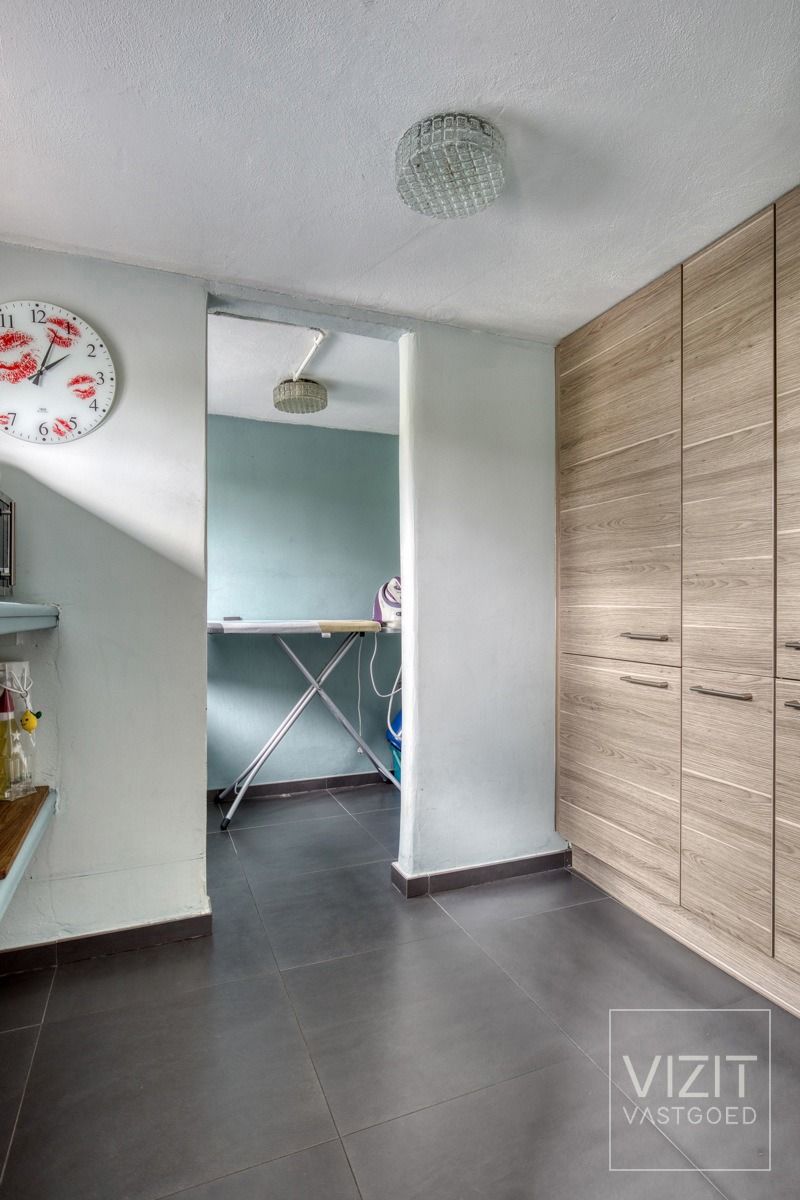 Halfopen woning met tuin, kelder en drie slaapkamers foto 7