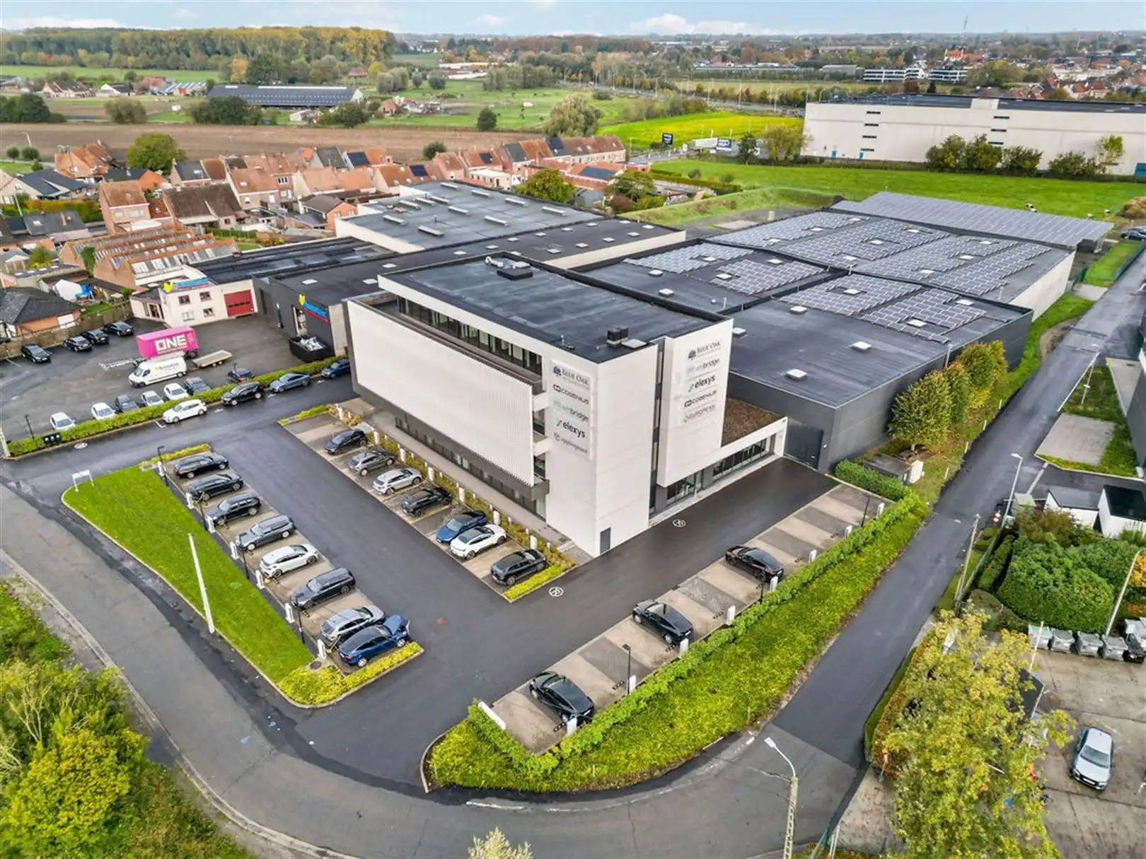 Magazijn met kantoren zichtlocatie E17 foto 2