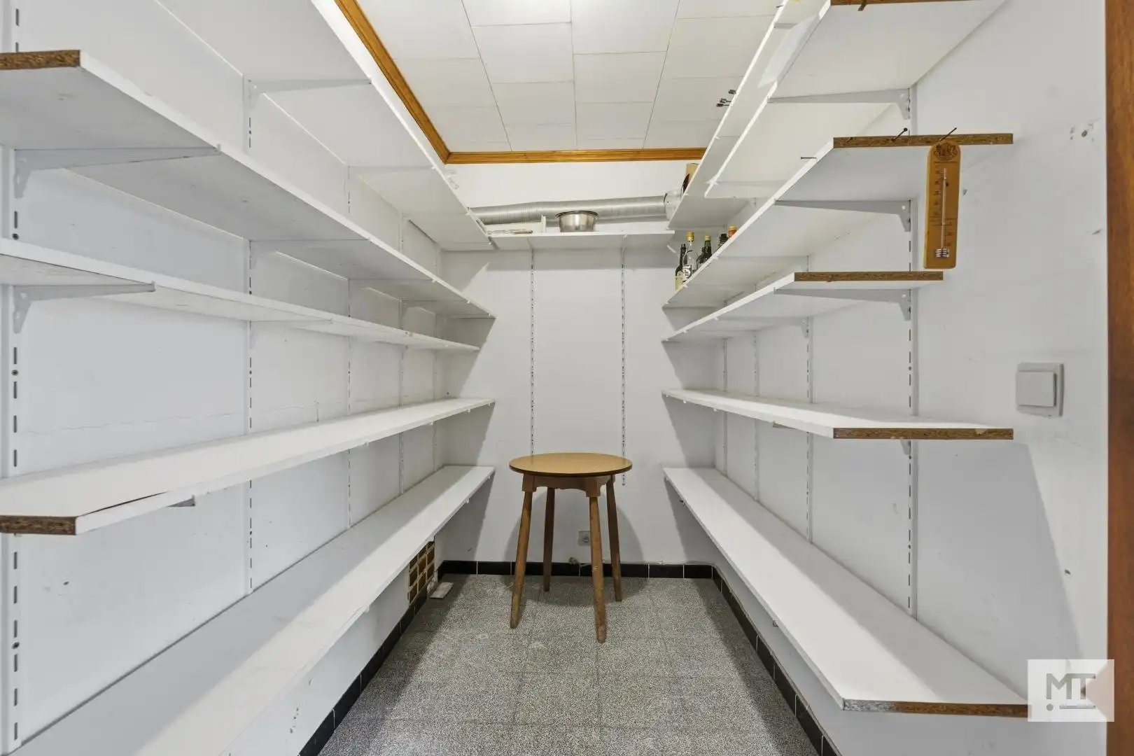 Ruime alleenstaande woning te koop op een rustige locatie te Beselare foto 10
