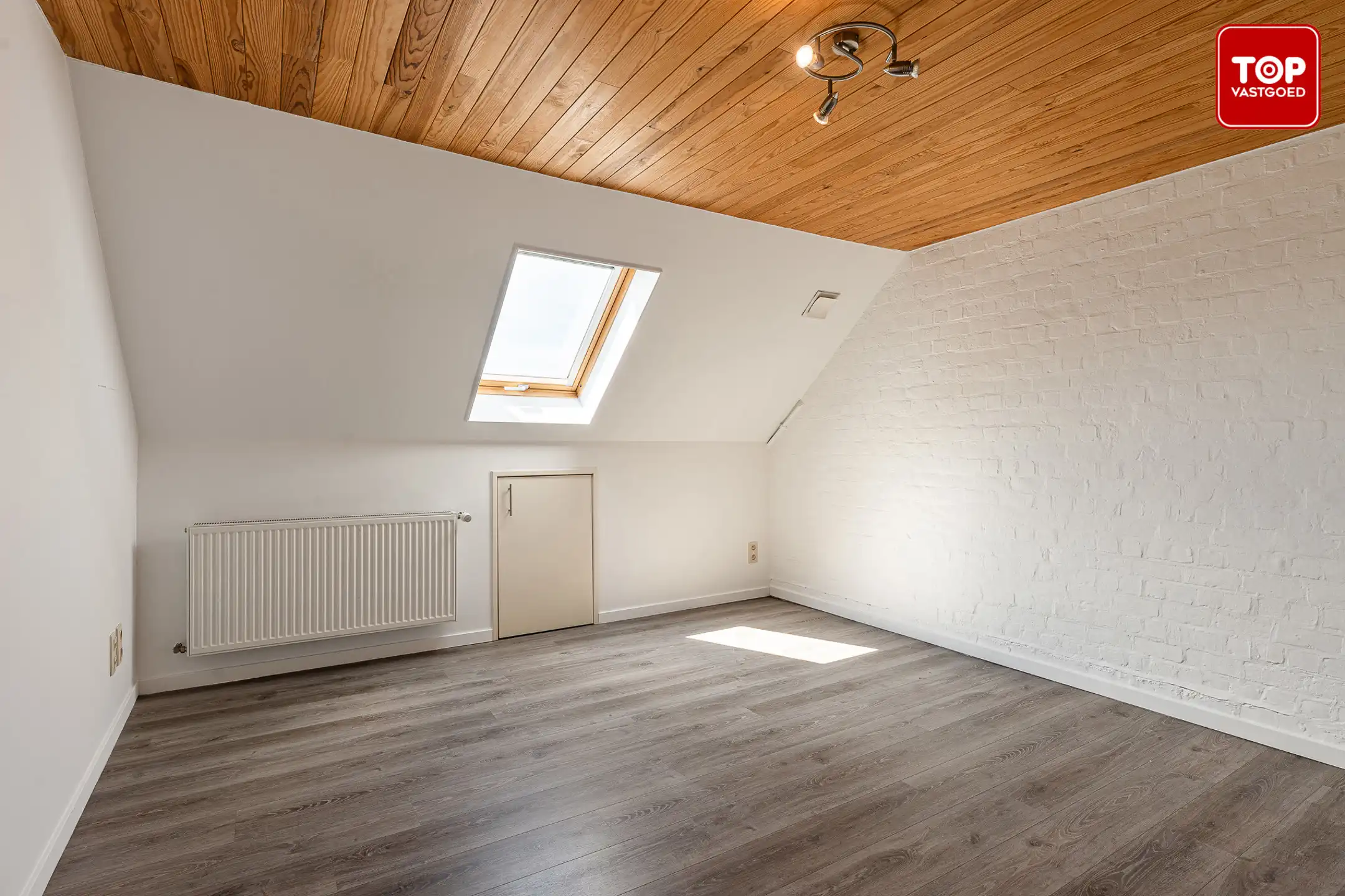 Instapklare woning met 3 slaapkamers en open zicht op de velden foto 14