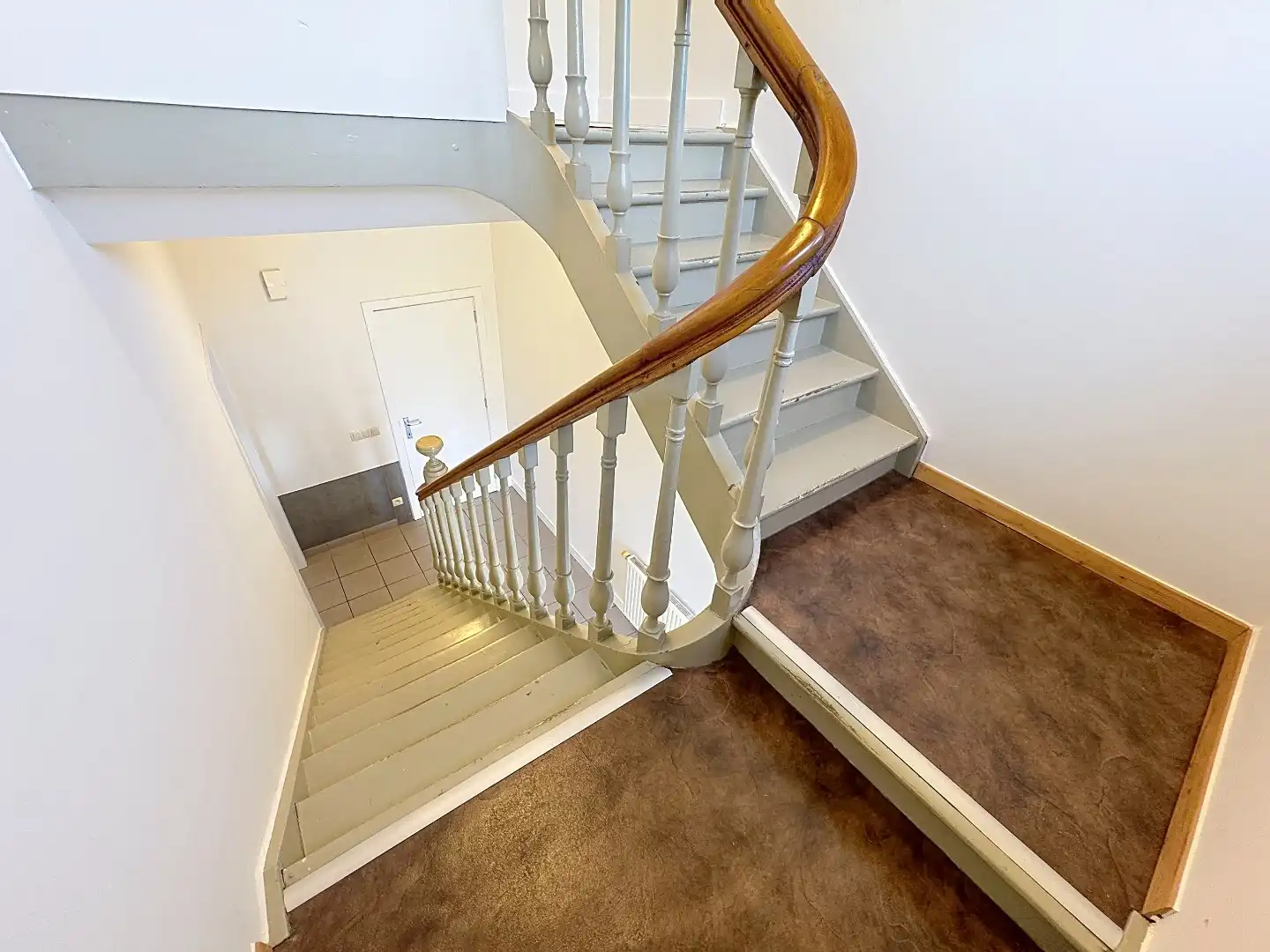 Instapklare woning met 3 slaapkamers, tuin en 2 privatieve parkeerplaatsen foto 8