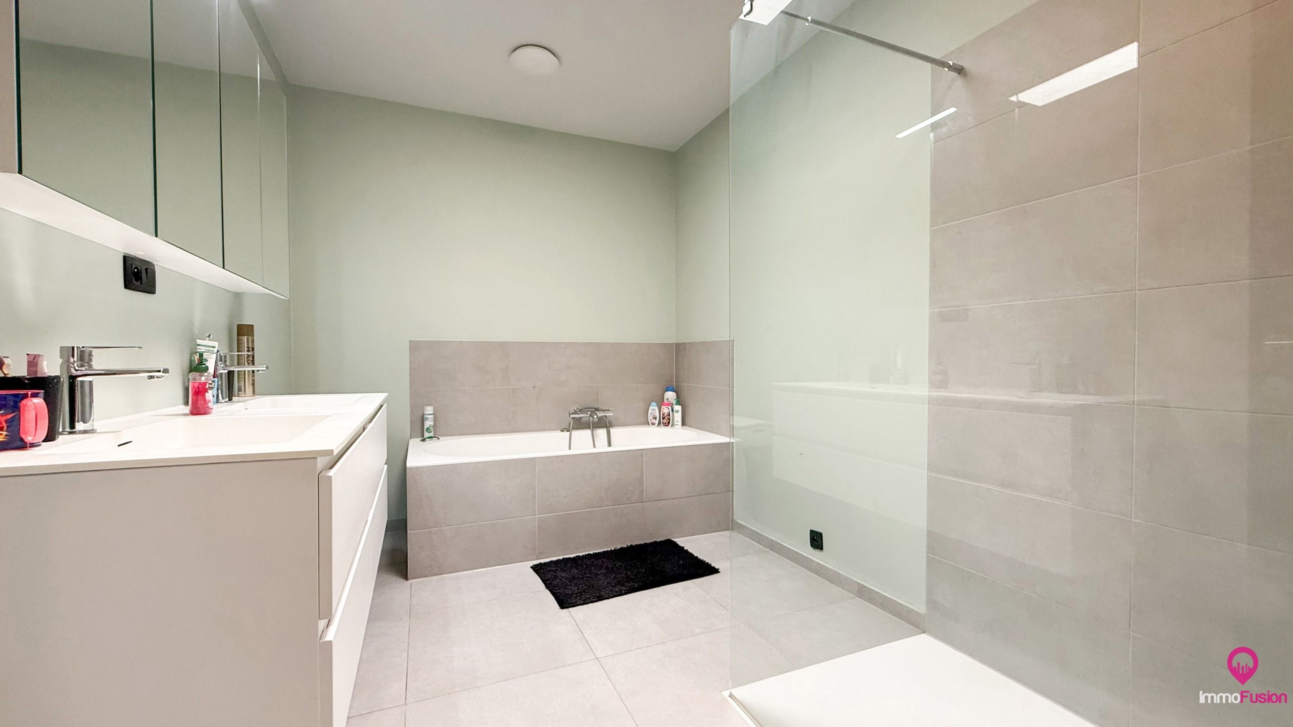 Moderne instapklare woning met 3 slaapkamers en tuin! foto 16