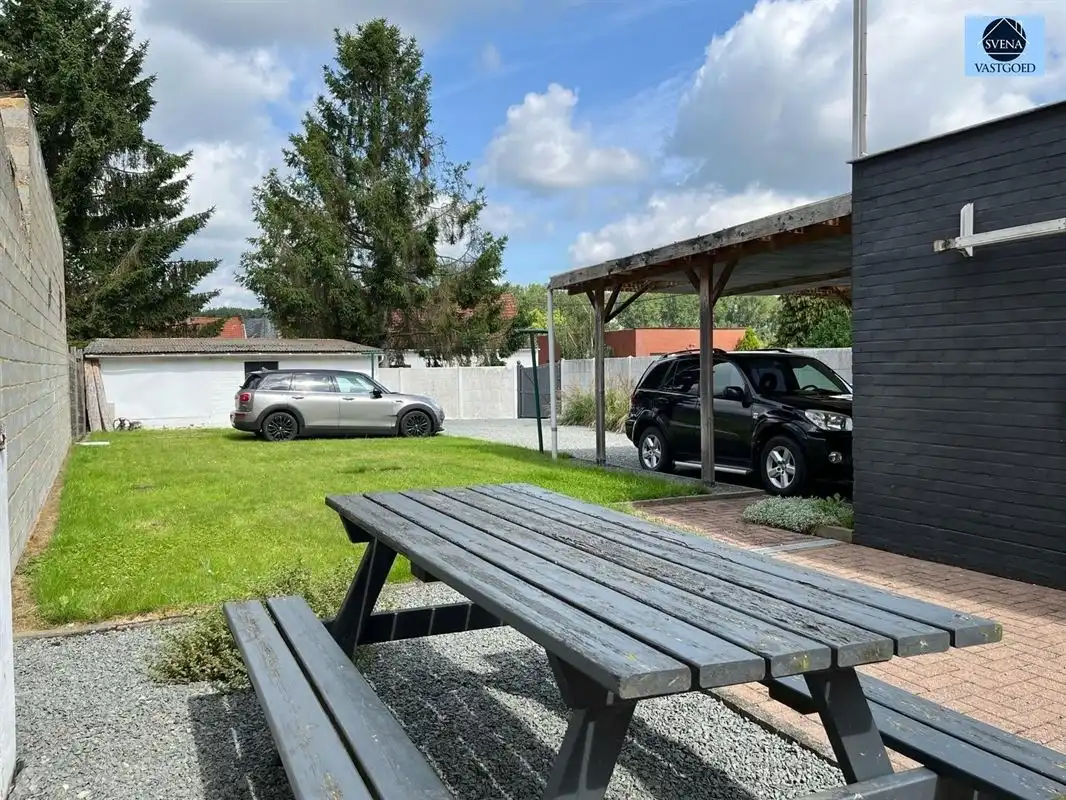 HANDELSHUIS EN APPARTEMENT MET 5 SLAAPKAMERS foto 13