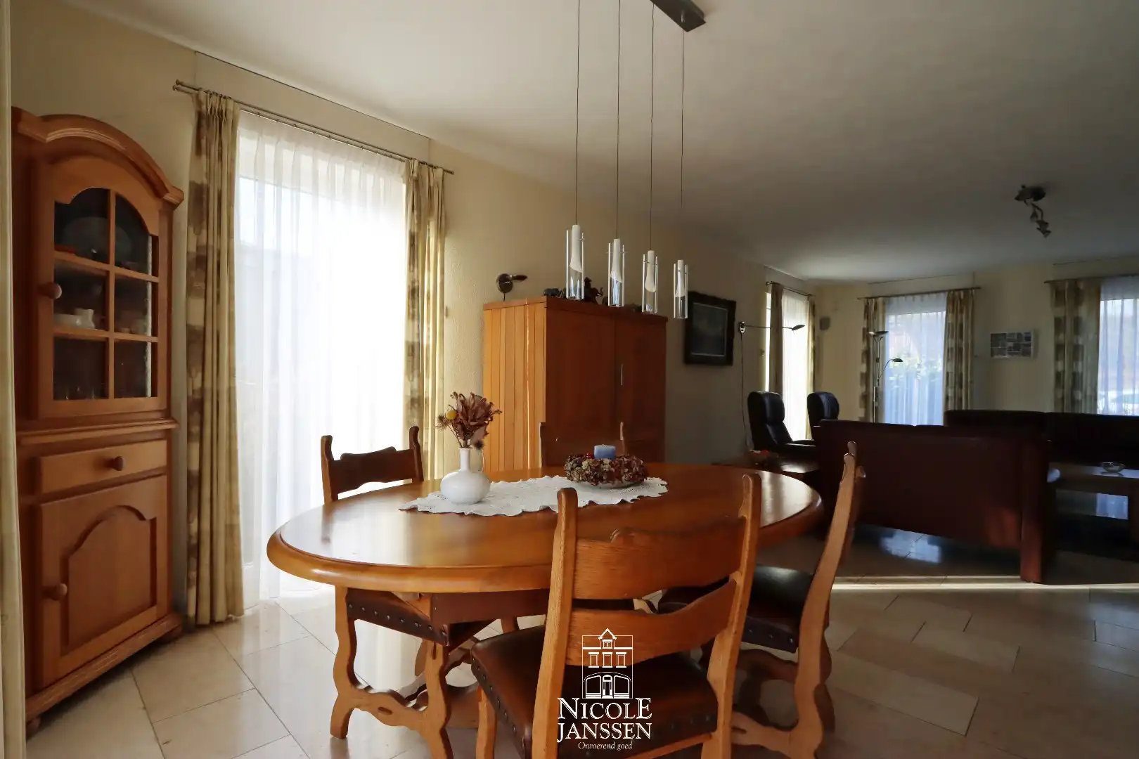 Ruime gezinswoning met mogelijkheden foto 7