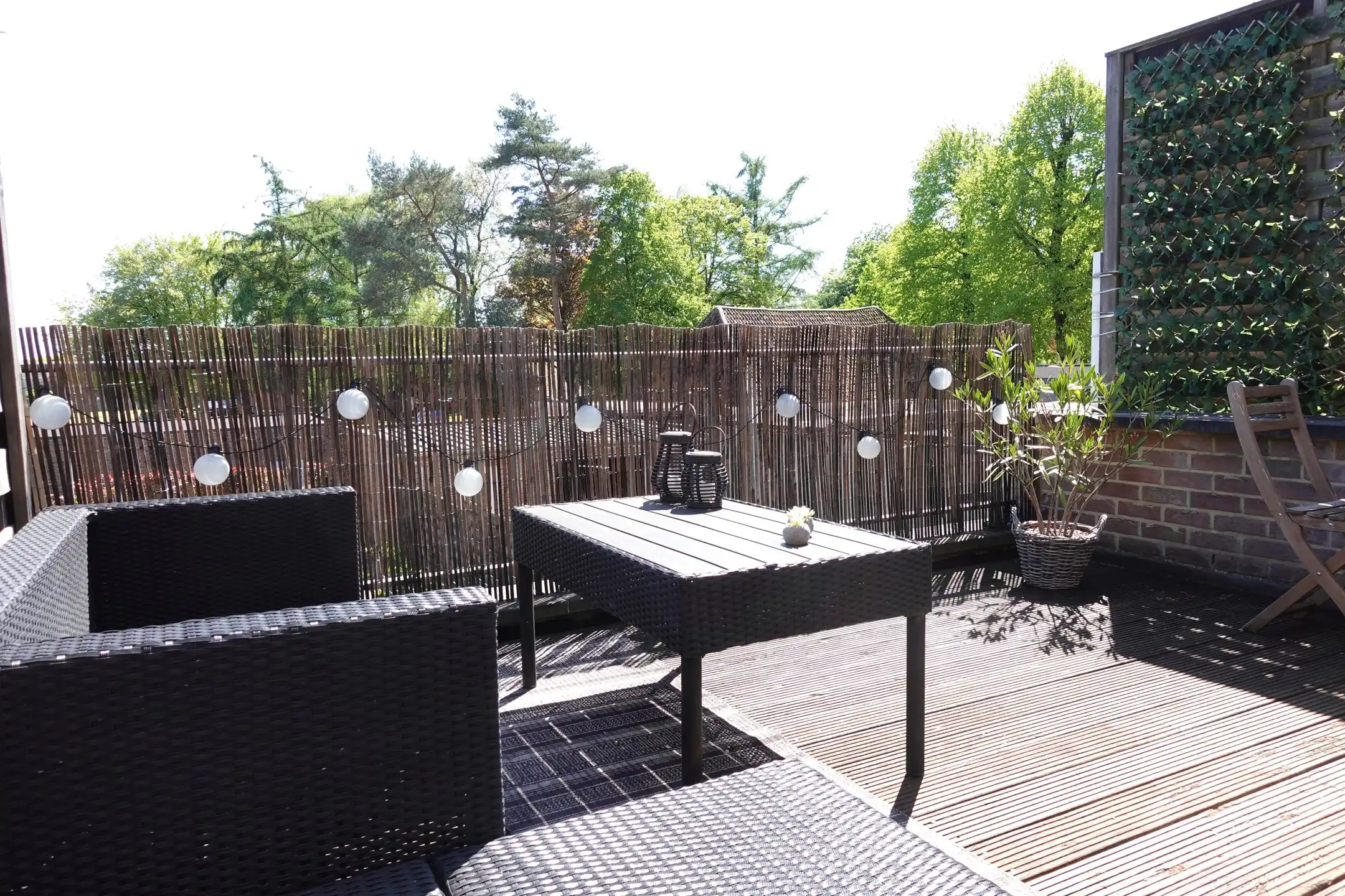 Instapklaar 1- slpk app met ruim terras in centrum Gierle foto 11