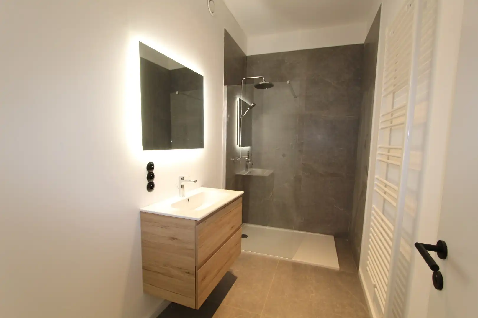 ENERGIEZUINIG APPARTEMENT - GELIJKVLOERS MET TERRAS foto 5