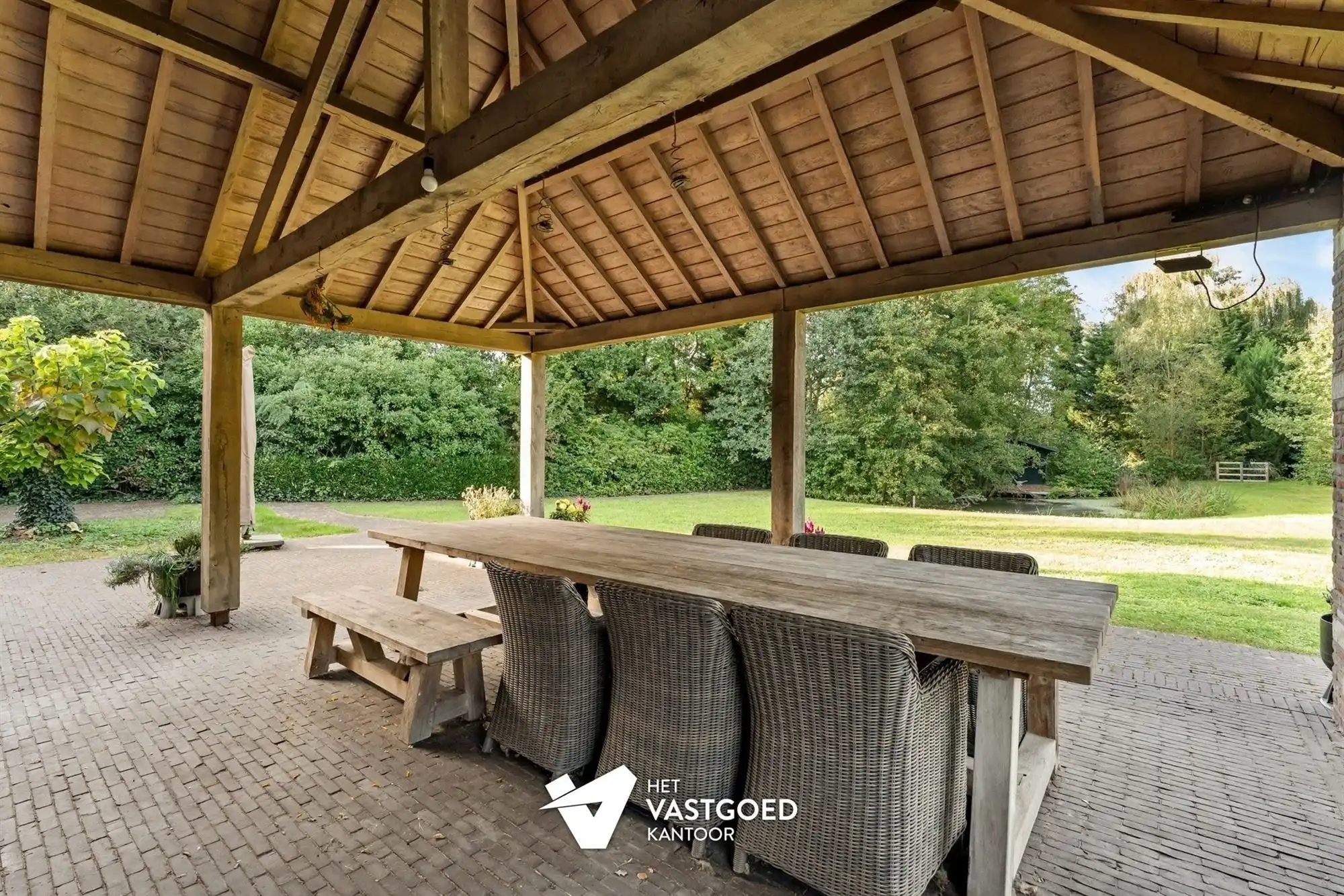 PRACHTIGE AUTHENTIEKE VILLA (585M²) MET BINNENZWEMBAD EN ZWEMVIJVER OP EEN PERCEEL VAN 48A75 TE KERMT foto 33