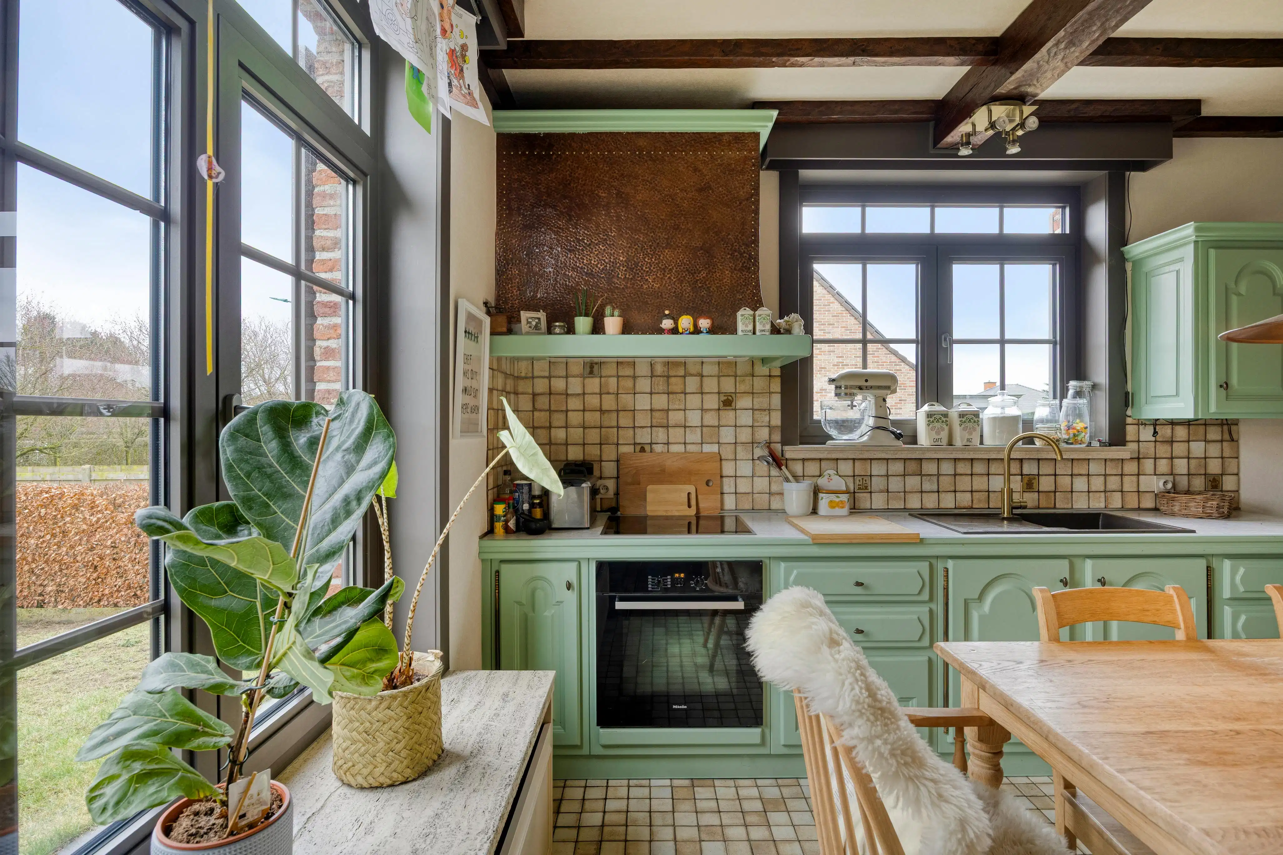 Karaktervolle gezinswoning op toplocatie te koop in Eeklo foto 7