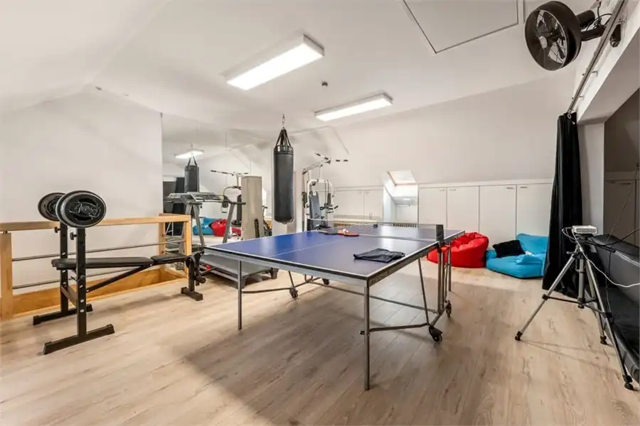 RUIME GERENOVEERDE WONING OP EEN ZEER GOEDE LOCATIE foto 26