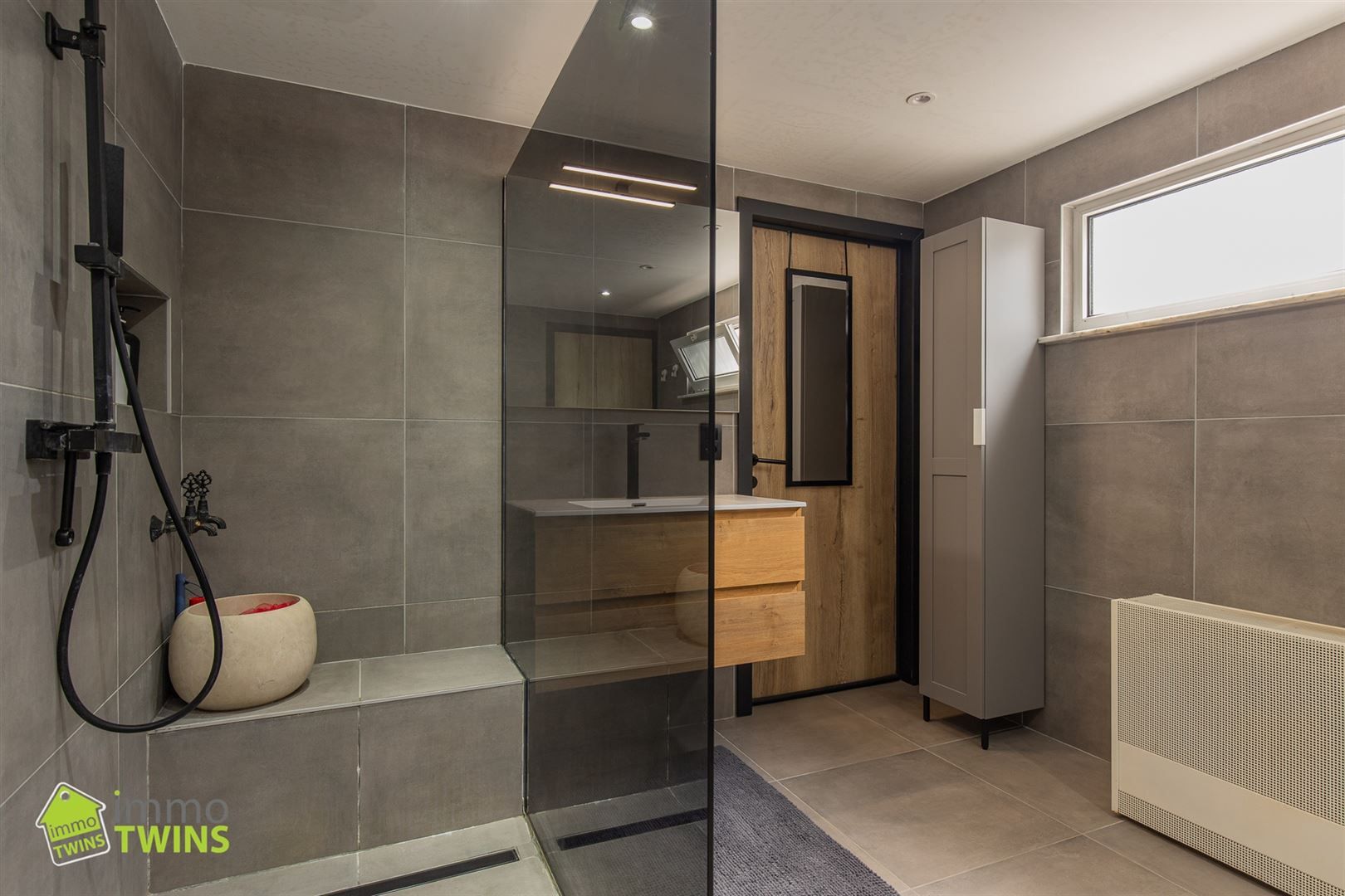 Instapklare woning met 3 slpks en ruime tuin te Zele foto 9