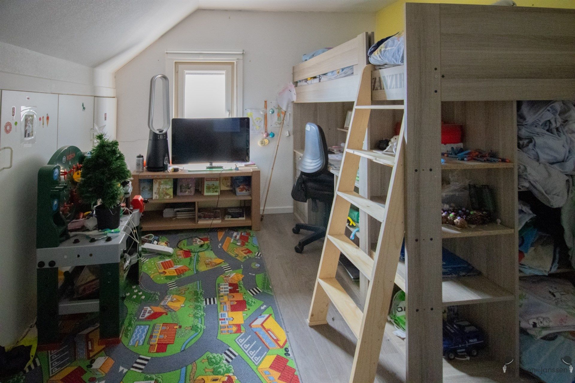 Gerenoveerde instapklare woning met 4 slaapkamers foto 11