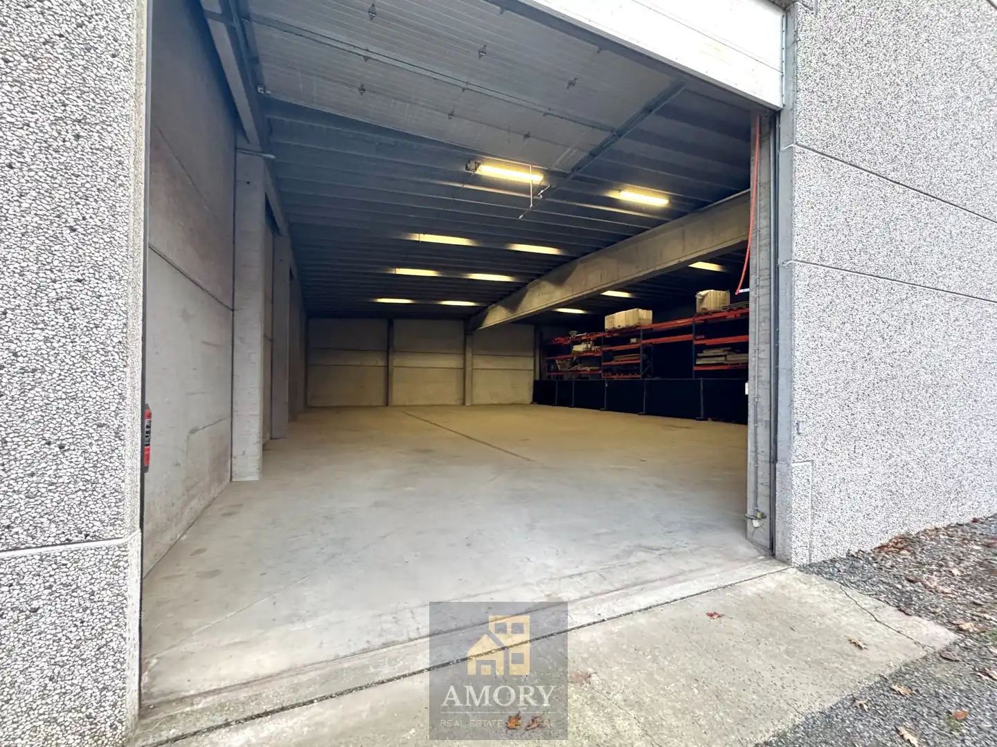 Loods voor opslag 480m2 met parking vooraan foto 3